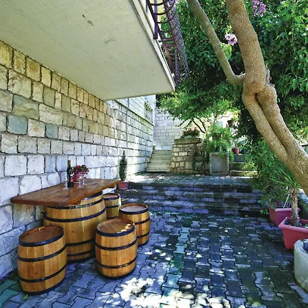 2 Bedroom Gorgeous In Apartment