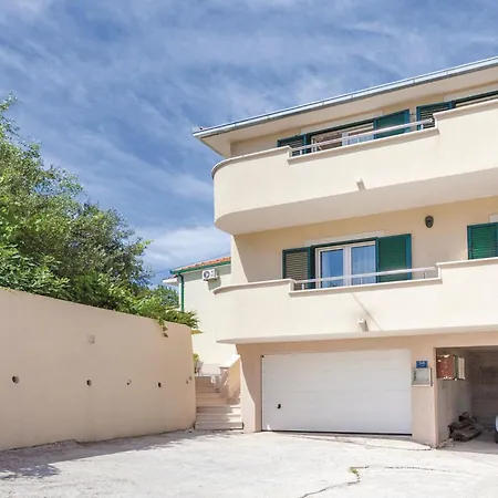 Apartamento With Sea View 06 *