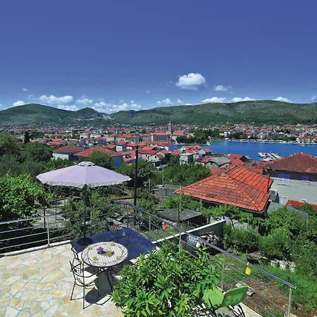 Appartement With Sea View 06 Trogir